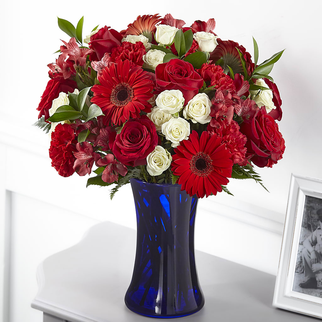 Hearts Embrace Bouquet – PAULA KELLEY'S FLORIST, Paris TN