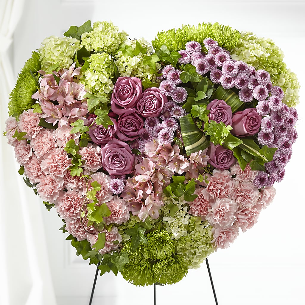 Heartwarming Standing Heart – PAULA KELLEY'S FLORIST, Paris TN