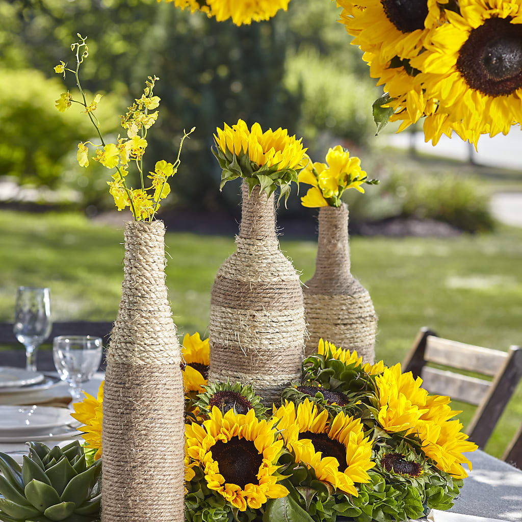 Sublime Garden Centerpiece – PAULA KELLEY'S FLORIST, Paris TN