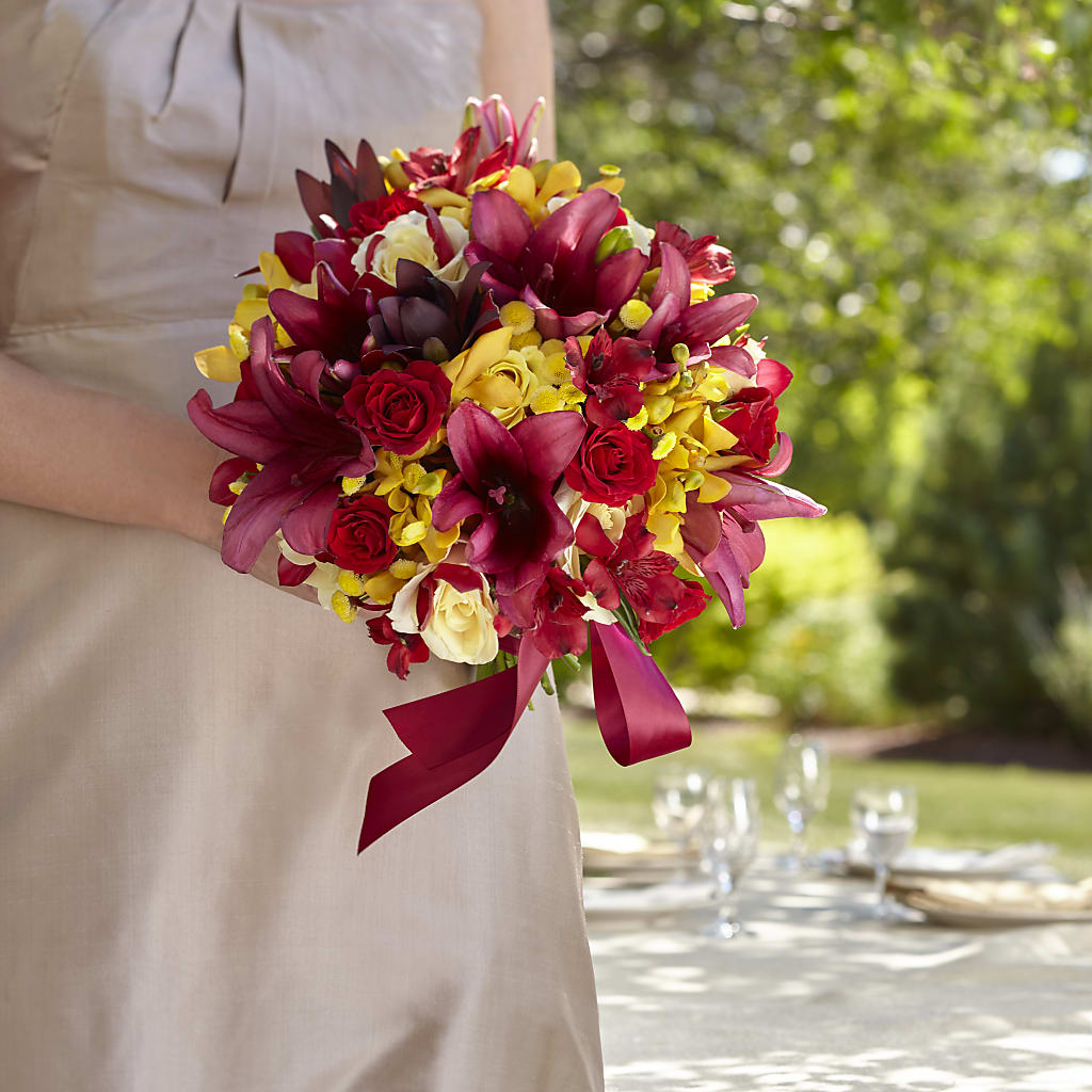 Sunningdale Bouquet – PAULA KELLEY'S FLORIST, Paris TN