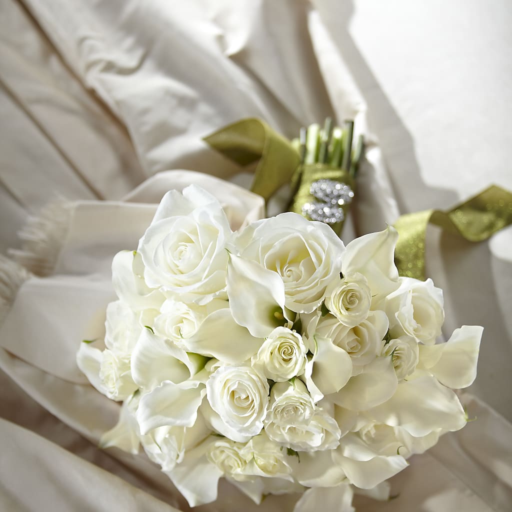 Serene Highness Bouquet – PAULA KELLEY'S FLORIST, Paris TN