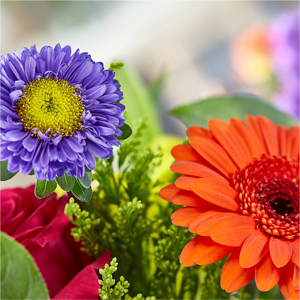 Bold & Bright – A Florist Original – PAULA KELLEY'S FLORIST, Paris TN