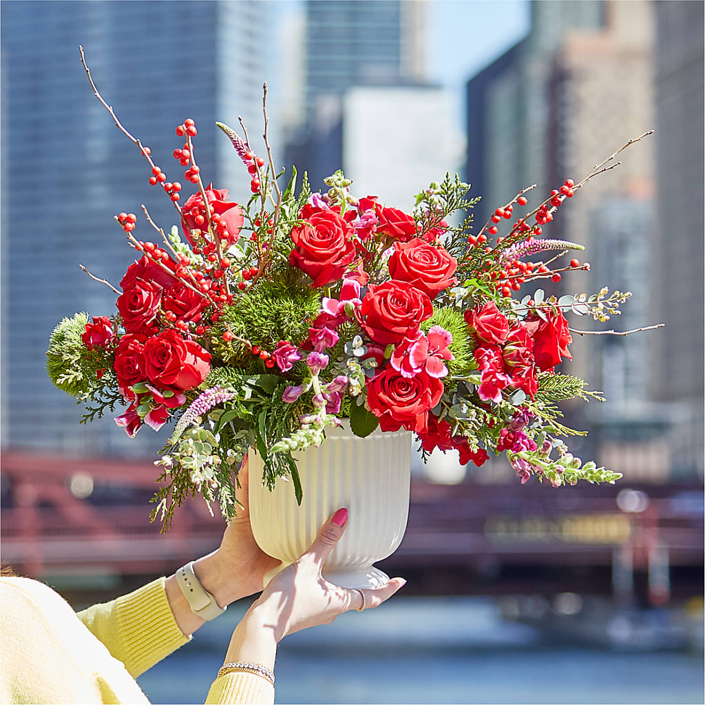 Big Red Bow Bouquet – PAULA KELLEY'S FLORIST, Paris TN
