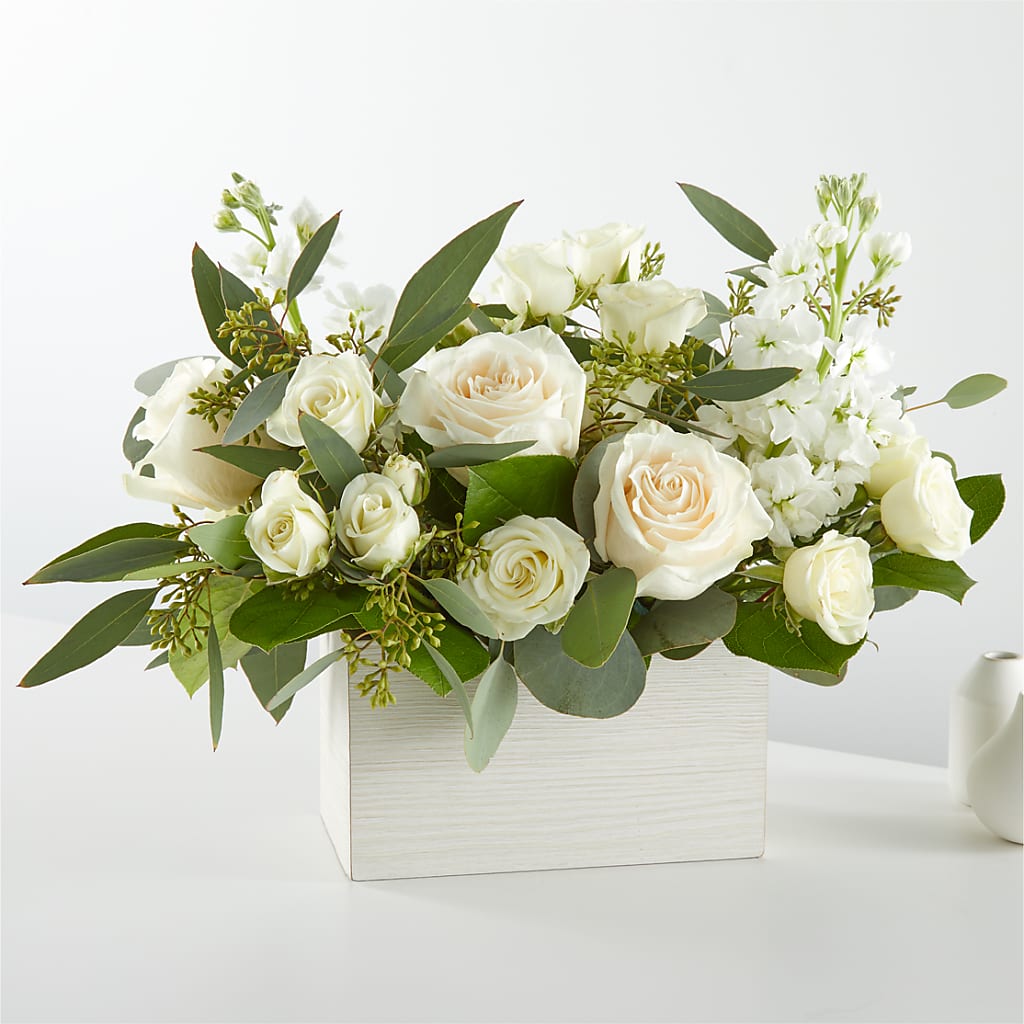 Fresh Linen Box Bouquet – PAULA KELLEY'S FLORIST, Paris TN