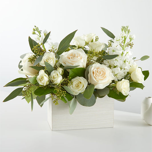 Fresh Linen Box Bouquet – PAULA KELLEY'S FLORIST, Paris TN