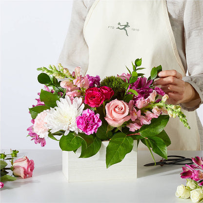 Sweetberry Box – A Florist Original – PAULA KELLEY'S FLORIST, Paris TN