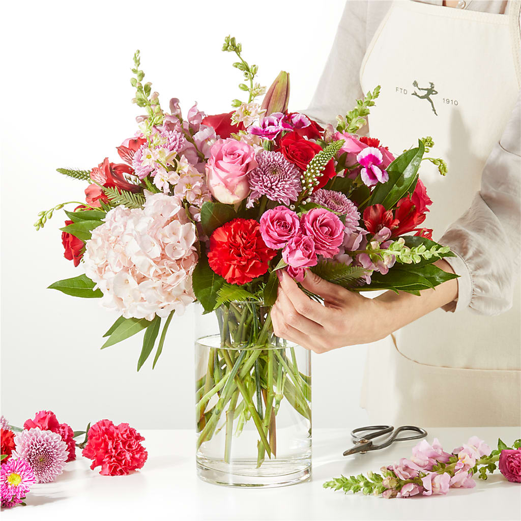 Swooning Over You - A Luxury Florist Original – PAULA KELLEY'S FLORIST, Paris TN
