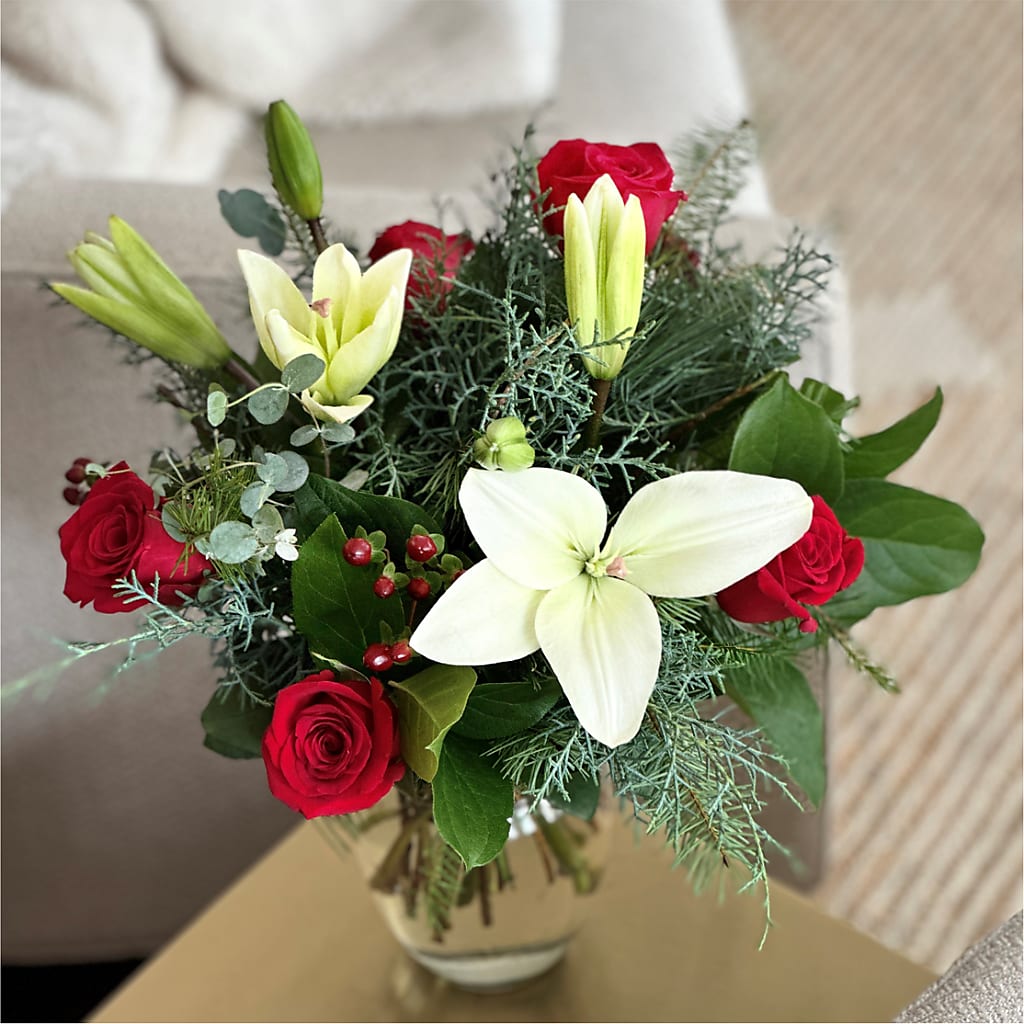 Glittering Lights Bouquet – PAULA KELLEY'S FLORIST, Paris TN