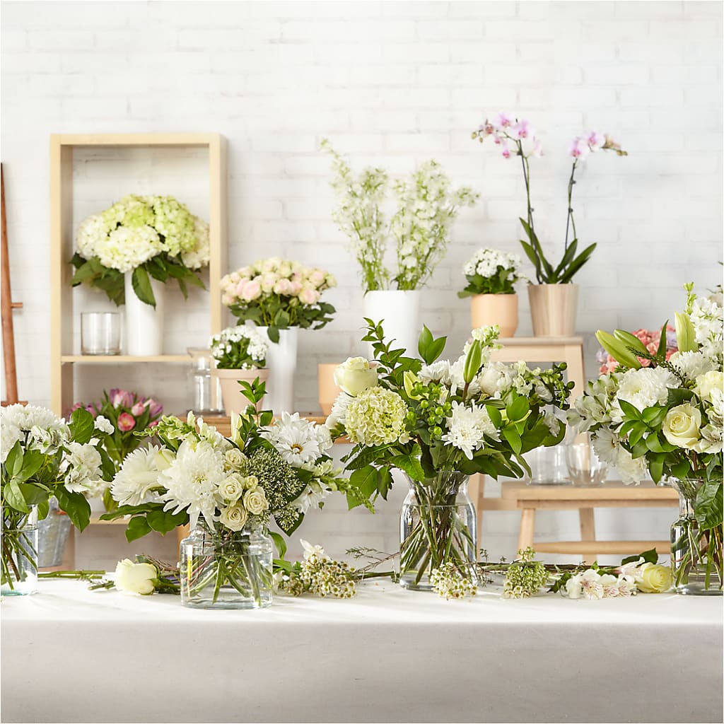Classic Ivory – A Florist Original – PAULA KELLEY'S FLORIST, Paris TN