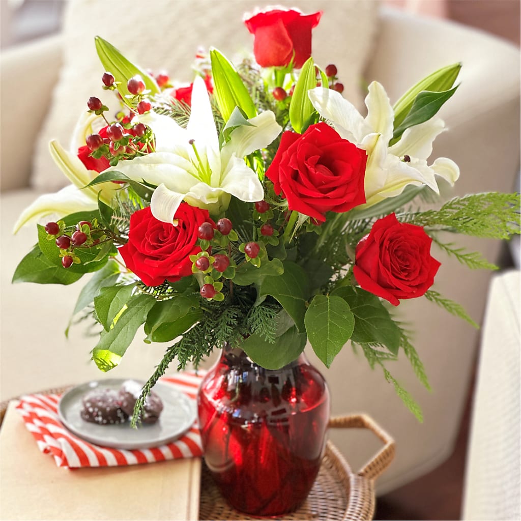 Evergreen Delight Bouquet – PAULA KELLEY'S FLORIST, Paris TN