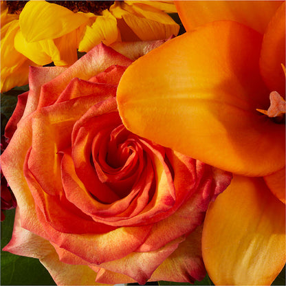 Grateful Centerpiece – PAULA KELLEY'S FLORIST, Paris TN