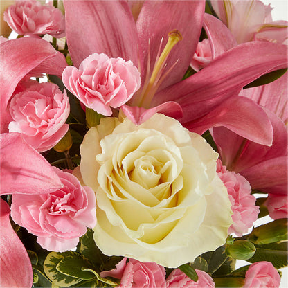 Piece of Cake Bouquet – PAULA KELLEY'S FLORIST, Paris TN