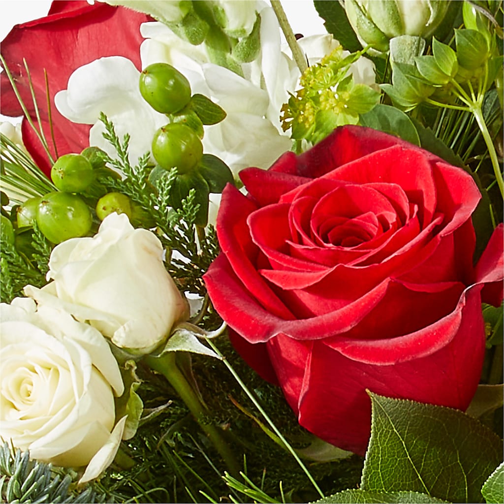Deck the Halls Bouquet – PAULA KELLEY'S FLORIST, Paris TN