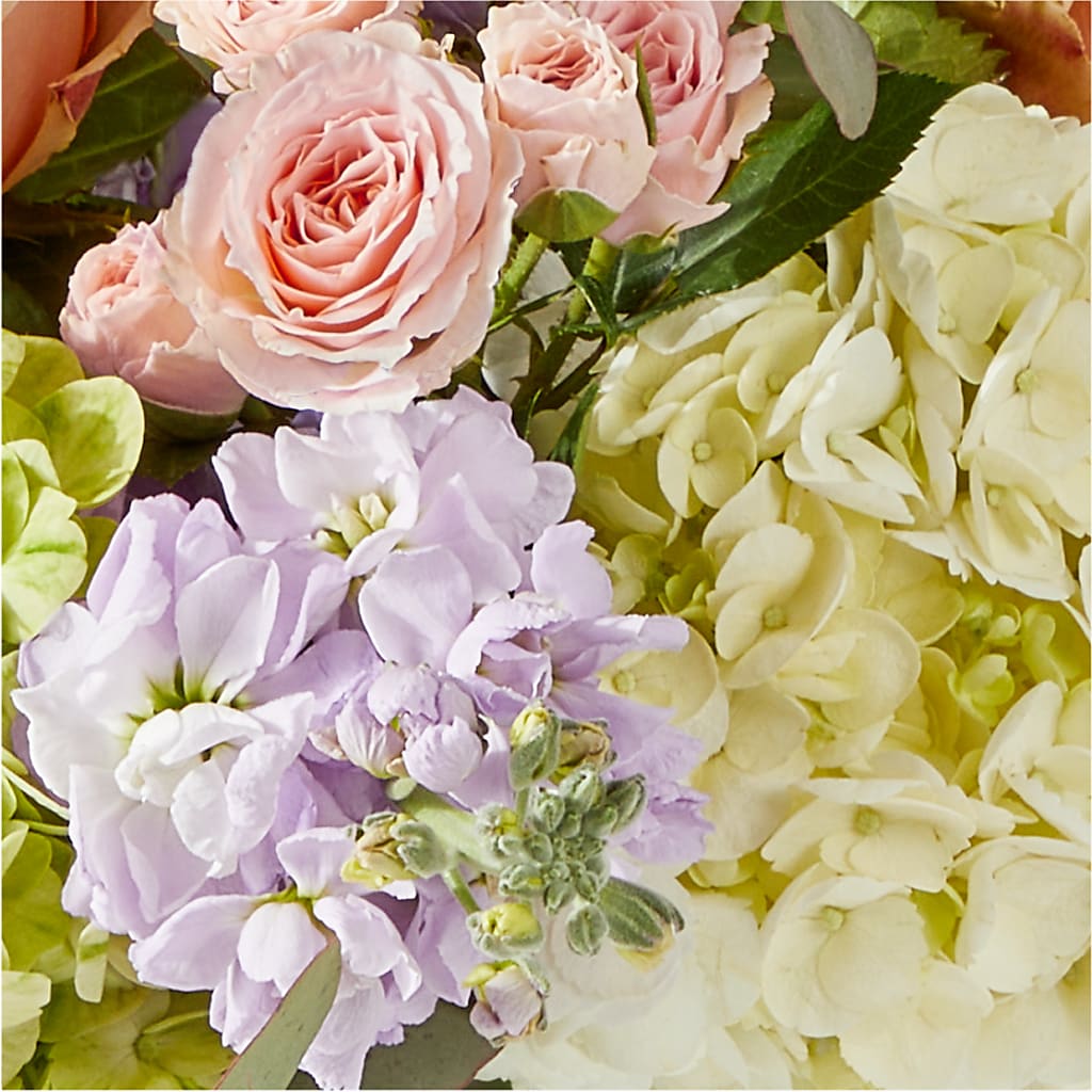 Porch Swing Bouquet – PAULA KELLEY'S FLORIST, Paris TN