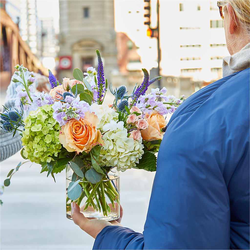 Porch Swing Bouquet – PAULA KELLEY'S FLORIST, Paris TN