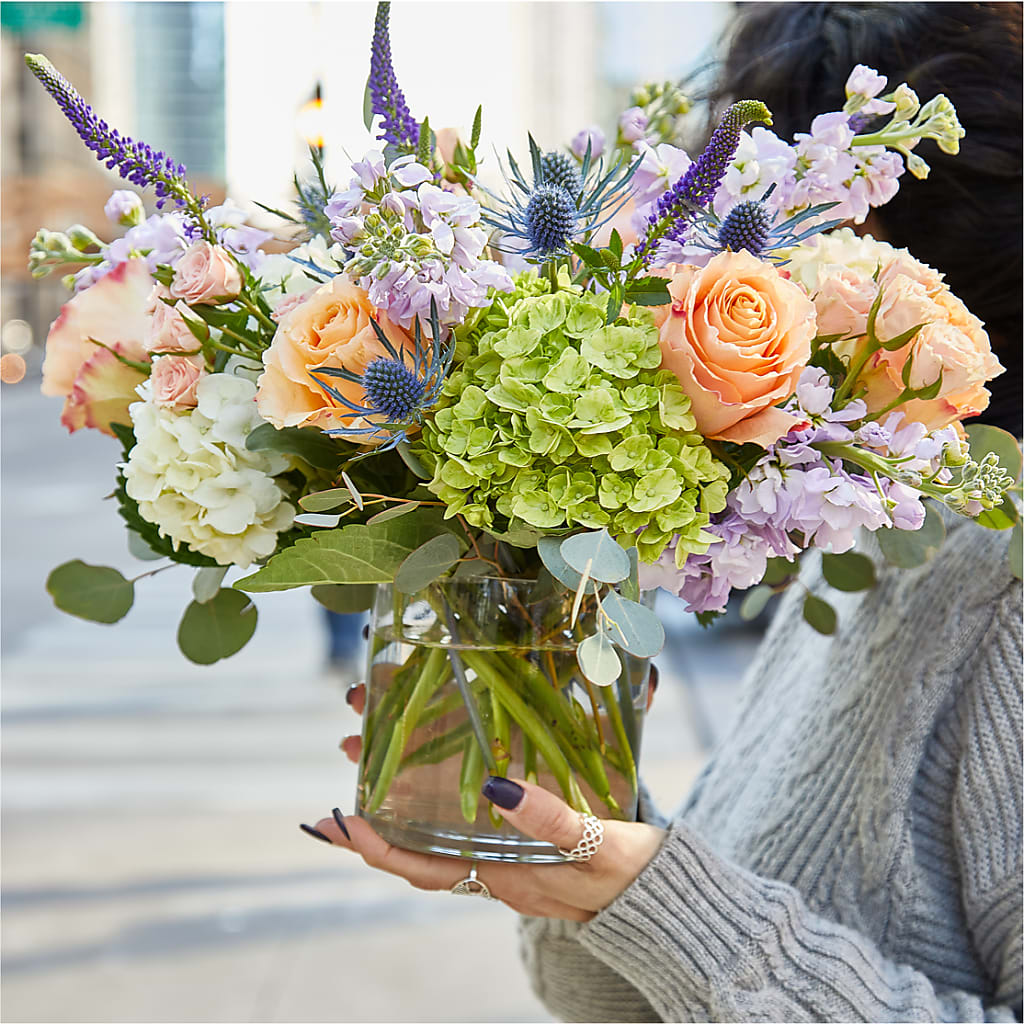 Porch Swing Bouquet – PAULA KELLEY'S FLORIST, Paris TN