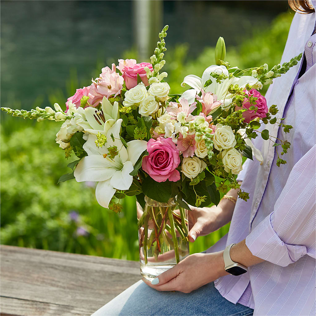 Fondly Bouquet – PAULA KELLEY'S FLORIST, Paris TN