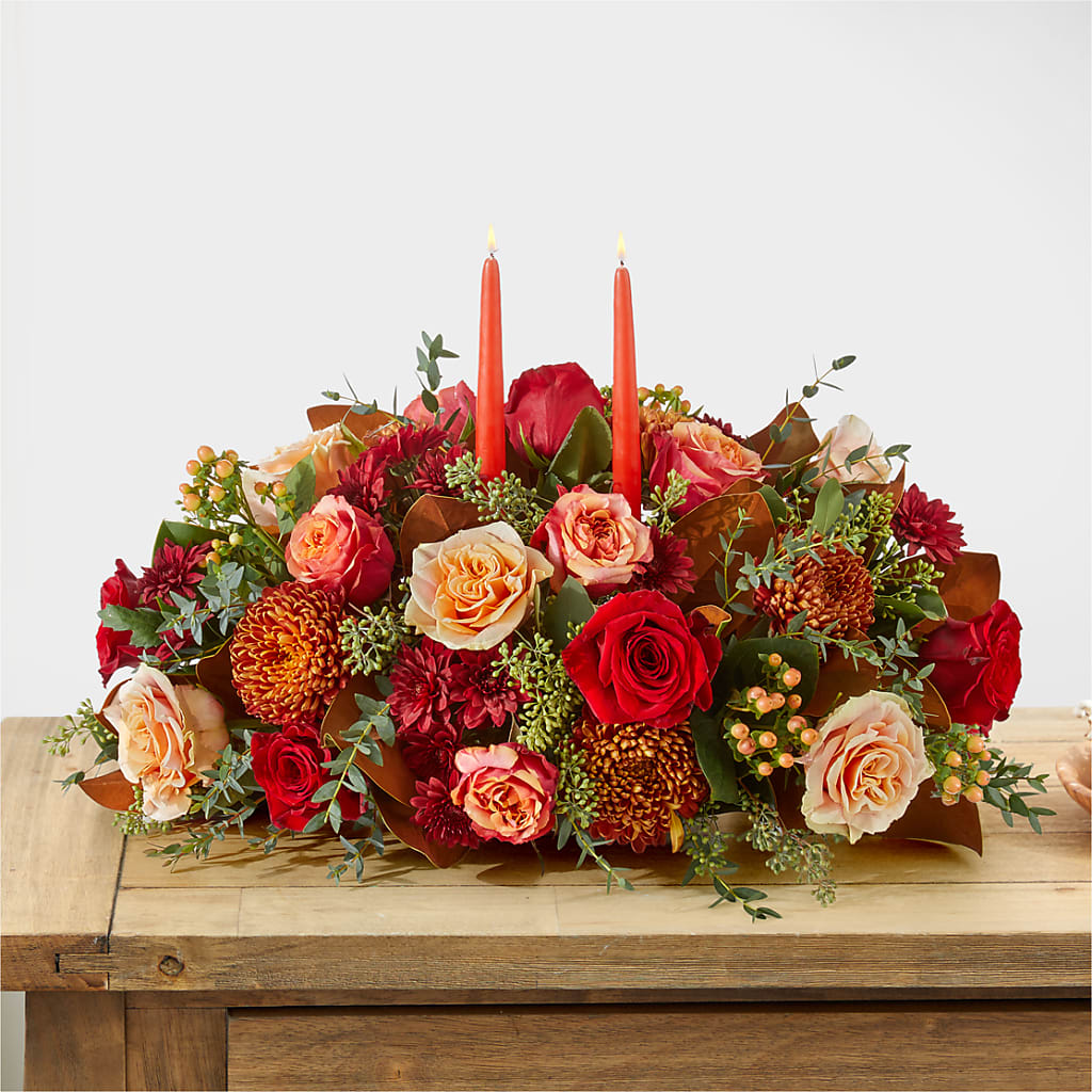 Gather Near Centerpiece – PAULA KELLEY'S FLORIST, Paris TN