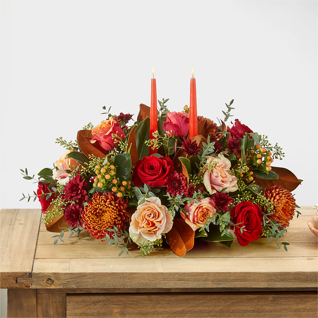 Gather Near Centerpiece – PAULA KELLEY'S FLORIST, Paris TN