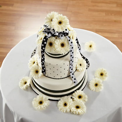 Simple Sophistication Cake Décor – PAULA KELLEY'S FLORIST, Paris TN