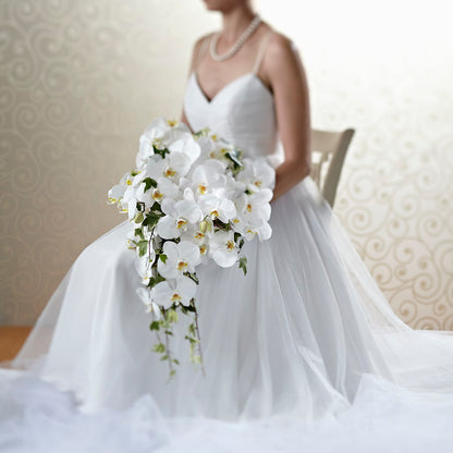 Classic White Bouquet – PAULA KELLEY'S FLORIST, Paris TN